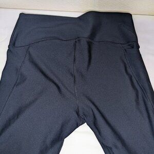 Under Armour|| Like New Women's Capri Black Compression Leggings Size M